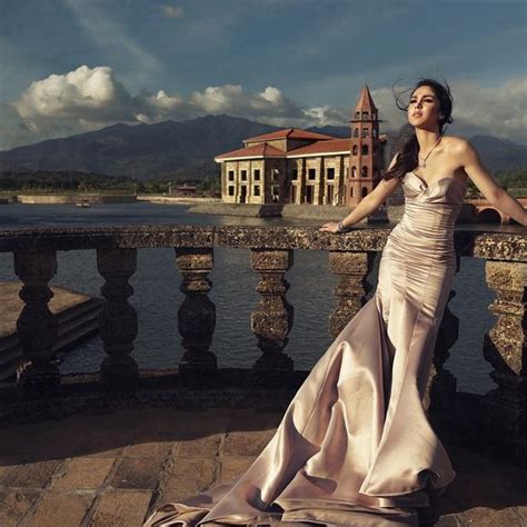 Her gown was a red michael cinco creation that had a long train. Julia Barretto's 18 Birthday Celebration "Debut Details ...