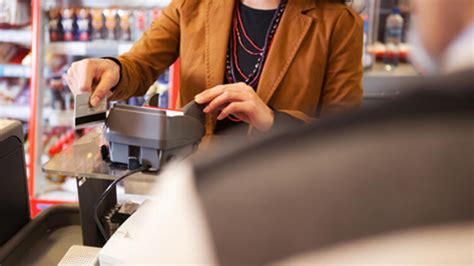 Pazar günü marketler bakkallar fırınlar çalışıyor mu? Sokağa çıkma yasağında marketler ne zaman açık? Arefe günü ...