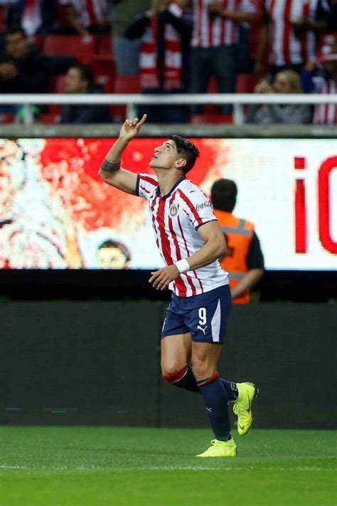 Alan pulido es un joven de 20 años que supo brillar en tigres, en la selección sub 20 de méxico y ya es tenido en cuenta #mexico nt #alan pulido #chivas de guadalajara #birthday post #wallpaper. Alan pulido | Futbol chivas, Fotos de fútbol, Chivas de ...