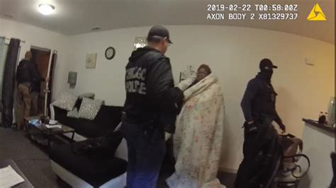 Chicago news, weather, traffic, and sports from fox 32, serving the chicago area and northwest indiana. Body Cameras Show Botched Chicago Raid - WNKY 40 News