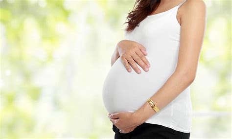 This momjunction article helps you understand about fiber consumption during pregnancy, its benefits, risks, and food sources for a healthy intake. 5 Top tips for a healthy pregnancy | HELLO!