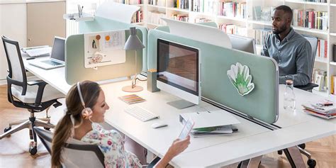 Ofrecemos una amplia variedad de muebles y artículos de decoración para que construyas la atmósfera que refleje tu estilo de vida. Trucos para equipar y decorar oficinas pequeñas