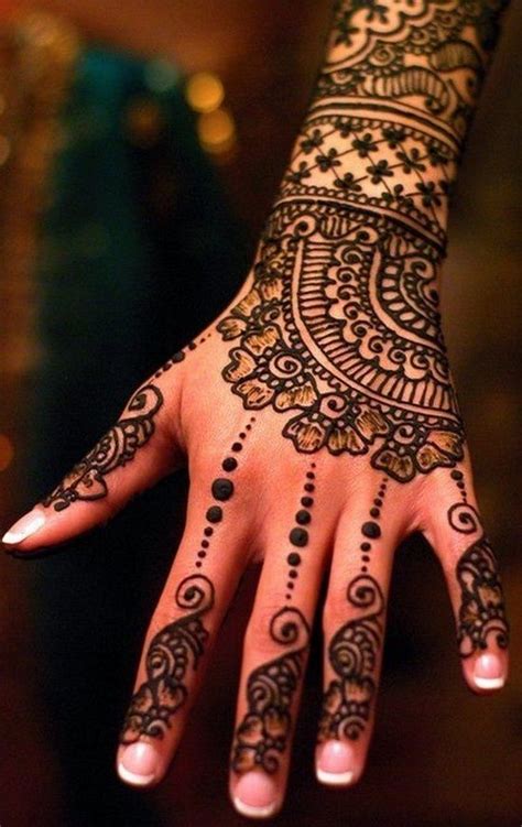 Kids are also fond of the mehndi, but as most of the kids are pretty impatient, so it is best to make the simple patterns on their hands. Best Indian Mehndi Designs Latest 2020 Collection ...