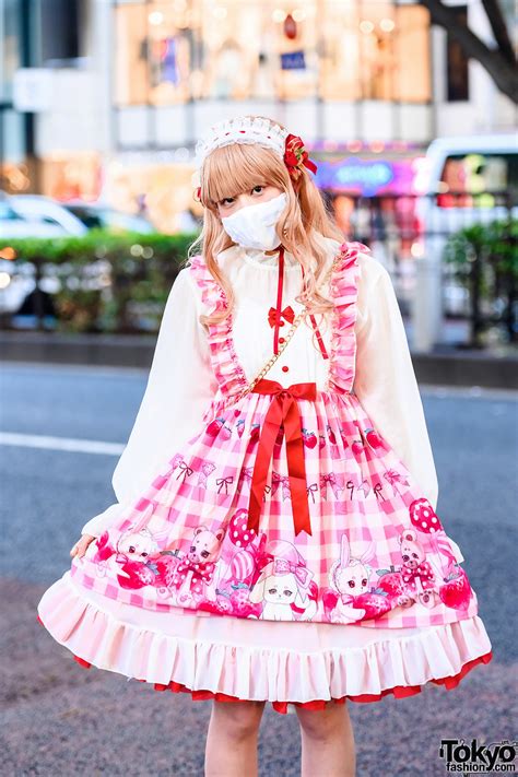 You can locate the most one of a kind styles and. Strawberry Lolita Street Fashion in Tokyo w/ Pleated Lace ...