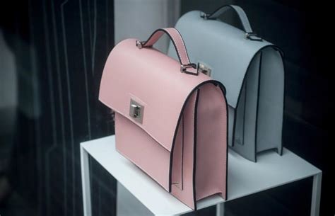 This luxurious brand is counted in the most expensive handbags brands globally. Women's Fashion Ideas | 25 Most Expensive Designer Purse ...