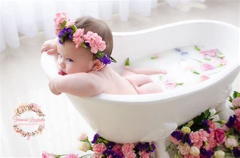 Sometimes the baby's bath water is mixed with some quantity of breast milk. MILK BATH BABY: Ensaio delicado e poético que celebra o ...