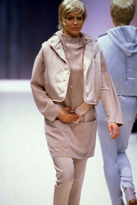  Épinglé sur TRICIA HELFER RUNWAY