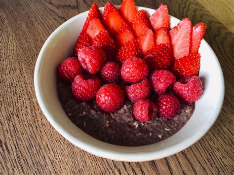 Get full nutrition facts for other quaker products and all your other favorite brands. Chocolate overnight oats and chia with berries: 293 calories. : 1200isplenty