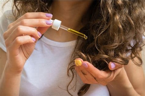 The vitamin e content in the oil nourishes your hair, boosts hair growth, and arrests hair fall. How to Use Castor Oil for Hair?
