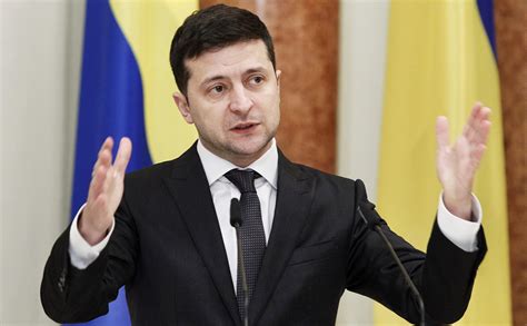 Президент украины владимир зеленский так настойчиво добивается встречи с российским президентов владимиром путиным, потому что только тот способен принимать действенные. Зеленский поручил проверить сообщения о контрабанде ...