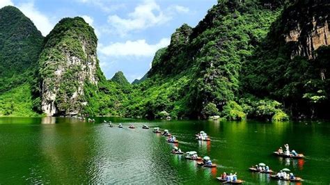 The scenery ranges from jagged peaks seen from winding mountain passes down to verdant paddy fields painted every shade. Vietnam takes actions to realise ASEAN common tourist visa ...