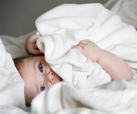 Pria yang memelihara diri dari perbuatan terlarang dan keadaannya selalu bahagia. 20 Nama Bayi Keren Terinspirasi dari Budaya Cina ~ diedit.com