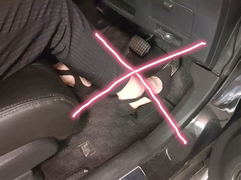 本站内容可能令人反感；不将本站内容派发，出售。 出租，交给或出借予年龄未满18岁人士出示，播放或播映。 this article contains material which may offernd and may not be distributed,circulated,sold,hired,given,lent,shown, played or projected to a. 【e＋車路事】穿拖鞋開車犯法嗎？大律師跟你講解 - ezone.hk - 網絡生活 - 網絡熱話 - D180821