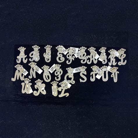 However, the average time it takes a person to run a 10k depends on age, gender, level of running experience and le 10K Yellow Gold 0.50Ct Natural Diamonds Crown Small Alphabet Letter ...