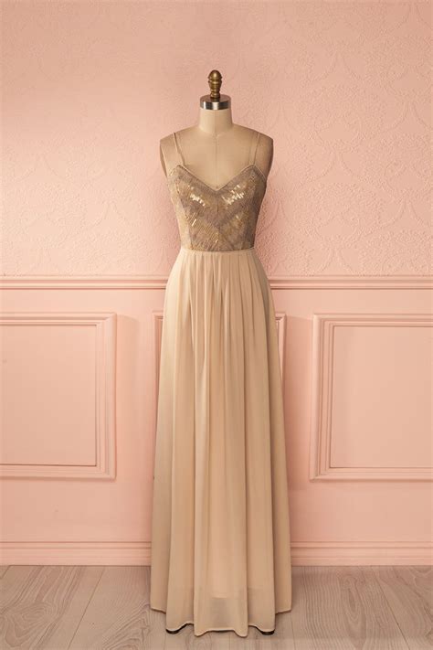 Col v plongeant et taille ajourée. Malina | Prom dresses, Dresses, Boutique maxi dresses