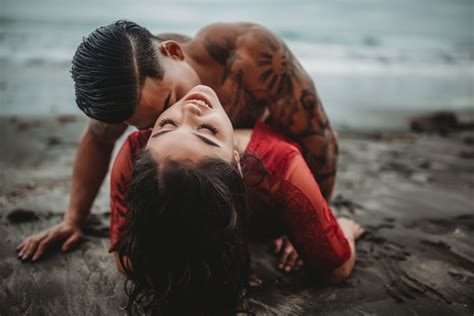 Expressed through food, flowers, and yes, loving couples, romance has. This Couple Met Right Before Taking These Sexy Beach ...