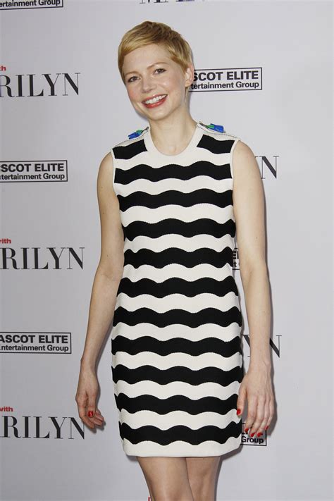 Michelle williams reincarna il mito di marilyn monroe. Michelle Williams at My Week With Marilyn Photocall in ...