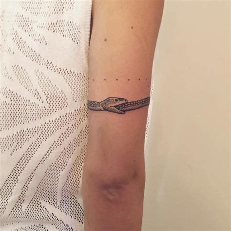 Maybe you would like to learn more about one of these? ouroboros tattoo6 | Tattoo ideen, Tattoos frauen, Tattoo ...