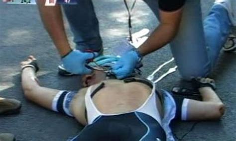 Geçen yıl i̇talya bisiklet turu'nda hayatını kaybeden wouter weylandt, ölümünün birinci yıldönümünde anıldı. samarcanda network: CICLISMO - DRAMMA AL GIRO D'ITALIA ...