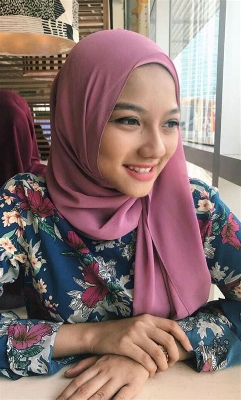 See a recent post on tumblr from @perfecthijabers about hijab style. Gambar Beautiful Hijab Style~Tudung/Selendang/Shawl/Scarf/Pashmina/Khimar oleh Aisyah | Gaya ...