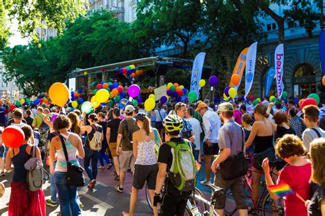 Eigentlich war das neue kinderschutzgesetz eine konsequenz aus einem pädophilieskandal, der ungarn 2019 bewegte. Pride Day (homosexuelle Parade) In Budapest, Ungarn ...