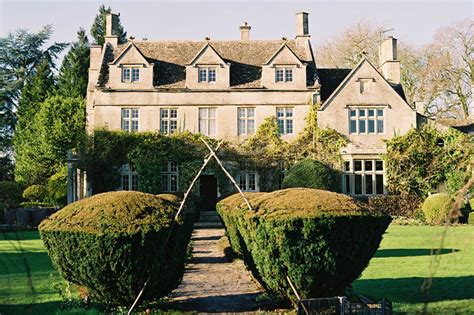 Последние твиты от @barnsley_house (@barnsley_house). Coco Welcomes… Barnsley House Hotel | UK Wedding Venues ...