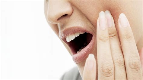 Kalau sudah mengalami gejala cenat cenut di bagian gigi, kamu bisa mengkonsumsi obat sakit gigi berlubang paling ampuh di apotik. 10 Obat Sakit Gigi Berlubang Paling Manjur dan Ampuh