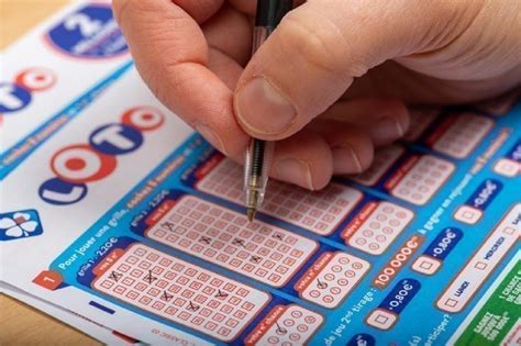 La fdj organisait ce jour un super loto proposant une cagnotte de 13 millions d'euros. Pour fêter 2021, un super loto de 13 millions d'euros est mis en jeu | Actu