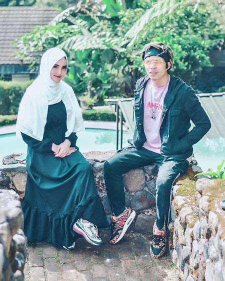 Sebagian artikel ini telah tayang di tribunbatam.id dengan judul mengenal sosok nabilla aprillya, mantan atta halilintar dan artis bigo live dan grid.id Atta Halilintar Biography- Current Relationship Status Of A Millionaire YouTuber