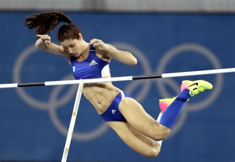 Στο protergia street pole vault συμμετείχε η ολυμπιονίκης του άλματος επί κοντώ κατερίνα στεφανίδη στην πλατεία συντάγματος και με την προσπάθειά της κατάφερε να σημειώσει νέο ρεκόρ αγώνα βοηθώντας με αυτό τον τρόπο το φιλανθρωπικό χαρακτήρα της διοργάνωσης. Πρωτιά της Στεφανίδη στο επί κοντώ με άλμα στα 4.82μ. | in.gr