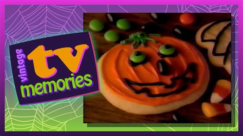 Everyone knows and loves the pillsbury sugar cookies that come in either pumpkin or ghost shapes as one of the greatest halloween treats. 1996-10-25 - WWNY - CBS - Pillsbury Halloween Cookies ...