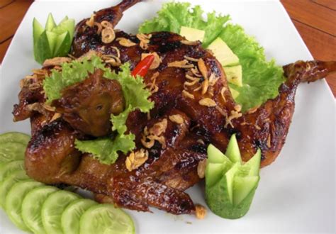 Resep ayam ingkung yogyakarta, ayam utuh sajian acara syukuran Resep Ayam Ingkung Jogja / Ayam Goreng Ingkung Utuh Isi ...
