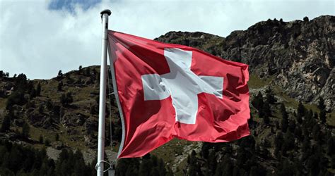Beide teams zeigten solide leistungen, was sich auch in den. Schweizer Flagge für Flüchtlingsschiff «Aquarius ...