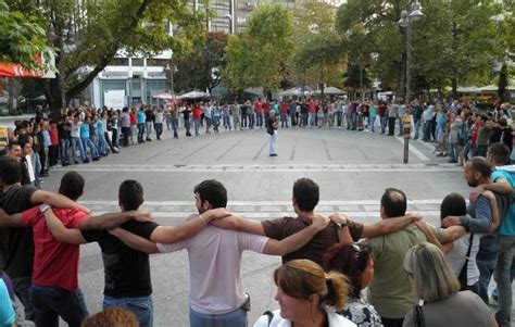 Συγκέντρωση διαμαρτυρίας στην κεντρική πλατεία πραγματοποίησαν και στη λάρισα μέλη, γονείς, εργαζόμενοι και φίλοι του κεθεα με αίτημα την άμεση ανάκληση της. ΠΡΟΣ ΤΙ Η ΚΑΤΑΡΓΗΣΗ ΤΟΥ ΑΥΤΟΔΙΟΙΚΗΤΟΥ ΣΤΟ ΚΕΘΕΑ; · Paidis.com