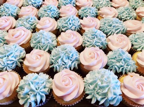 Blue frosting (for a boy) or pink frosting (for a girl) white frosting; Gender Reveal Cupcakes | Gender reveal cupcakes, Baby ...