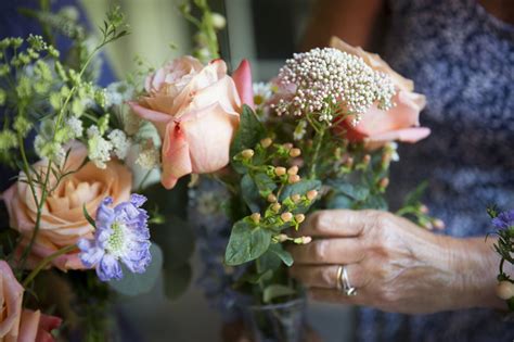 There are 632 forget me knot flower for sale on etsy, and they cost $17.62 on average. FAQs for Forget Me Knot | Wedding Flower Repurposing Company