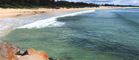 Located in new south wales, australia, just 90 minutes north. Blacksmiths Beach, Breakwall & Grannies Pool | Lake Mac ...