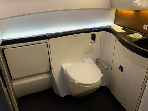 A room for two people. How Do Paralyzed People Use The Bathroom : Teenage Girl ...