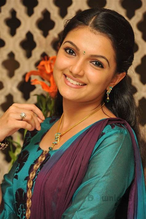 Hailing from pazhayangadi in kannur district, saranya had acted in a few malayalam movies like 'chacko randaman' and 'chotta mumbai' and was a popular tv actress in the state. Actresses Zone: Saranya Mohan Latest Cutee Pics, Stills ...