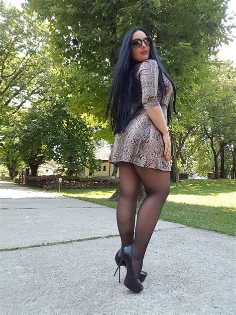 Последние твиты от the matriarch (ezada sinn)(@mistress_ezada). Pin by Snack5 on Girls | Fashion, Boss lady, Beautiful legs