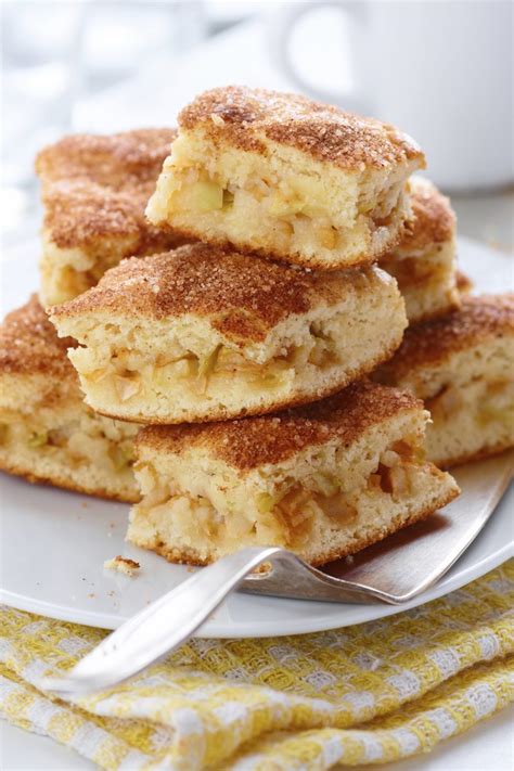 Made with almond flour, eggs, honey, apples, and spices. Honey Apple Cake | Dutch Gold Honey