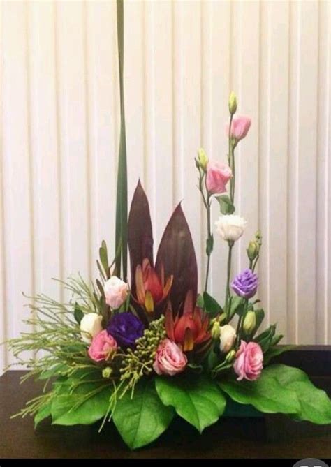 Merangkai bunga altar untuk dekorasi pernikahan. Pin oleh One di Rangkaian bunga altar | Rangkaian bunga ...