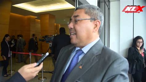 Di samping itu, kesan kenaikan harga barang yang boleh mengurangkan kualiti kehidupan pengguna boleh dikategorikan sebagai mengancam keselamatan dari aspek kewangan kepada negara dalam menangani defisit negara dan kehidupan keluarga tidak lagi harmoni kerana tertekan dengan peningkatan kos sara hidup yang tinggi. KERAJAAN TEGAS MENGAWAL KENAIKAN HARGA BARANG SELEPAS ...