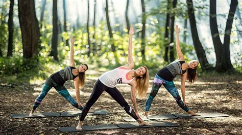 Yoga journal brings you free yoga classes. Practice Outside and Practice Naturally! | Outdoor yoga ...