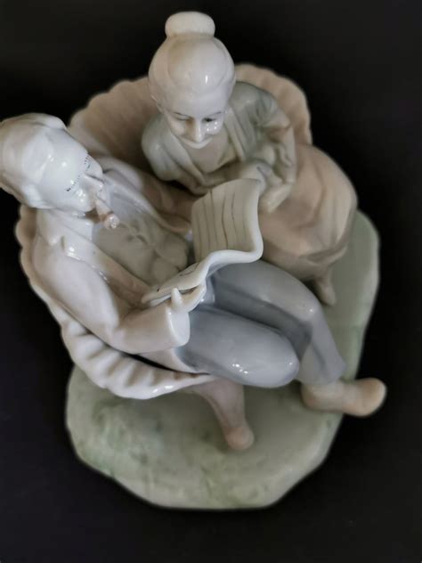 Ich musste innerlich grinsen, denn oma wollte aufstöhnen, getraute sich aber nicht, da opa davon aufwachen konnte. Alte Porzellan Figurengruppe Oma und Opa Großmutter | Etsy ...