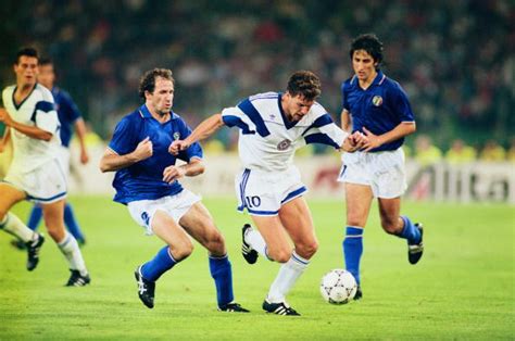 Repubblica italiana reˈpubːlika itaˈljaːna), is a country consisting of a continental part, delimited by the alps. Mondiali 1990: Italia-Stati Uniti 1-0 | Il football come ...