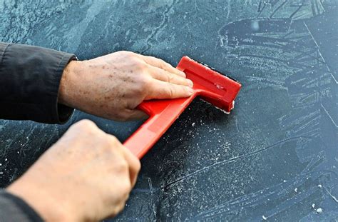 Für den führerscheinumtausch gelten in deutschland gestaffelte fristen. Nach Unfall mit vereister Scheibe: Wann ist der ...