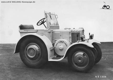 The lanz bulldog was born out of necessity after the first world war when german farmers were short of conventional fuels like petrol (gasolene) and diesel. Foto Lanz Bulldog D 7531 #435508