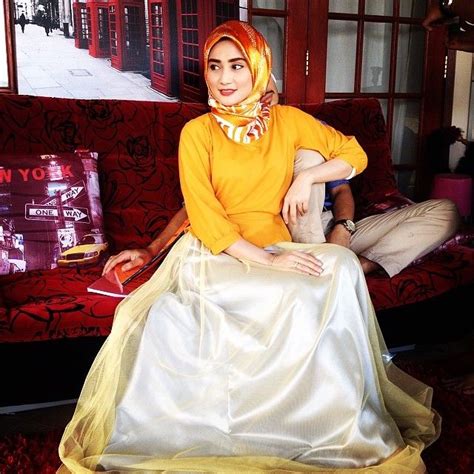 Nor azizah binti zainal abidin zainal abidin. #wawa #zainal #malay (With images) | Celebrity style ...