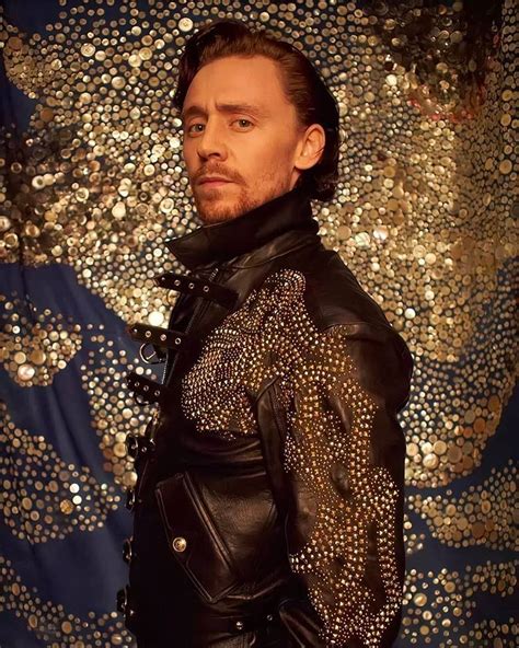 Tom hiddleston photoshoot entertainment weekly by michael muller. Elenna ⍟ в Instagram: «Tom Hiddleston photoshoot 1883 Magazine em 2012. . eu amo essas fotos ...